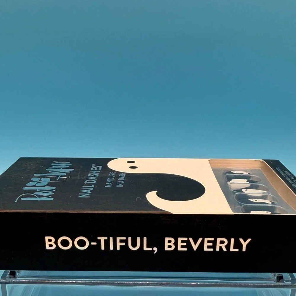 Red Aspen Black and White Ghost 👻 Press-On Nails - Picture 4 of 5